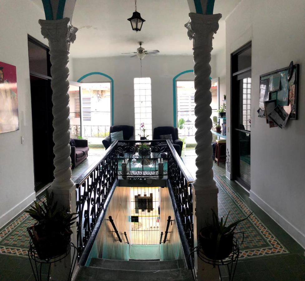 Medusa'S Hostel Aguadilla Luaran gambar